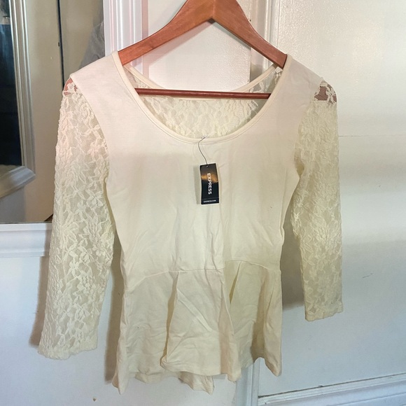 Express Mid Sleeve Top - Picture 2 of 3